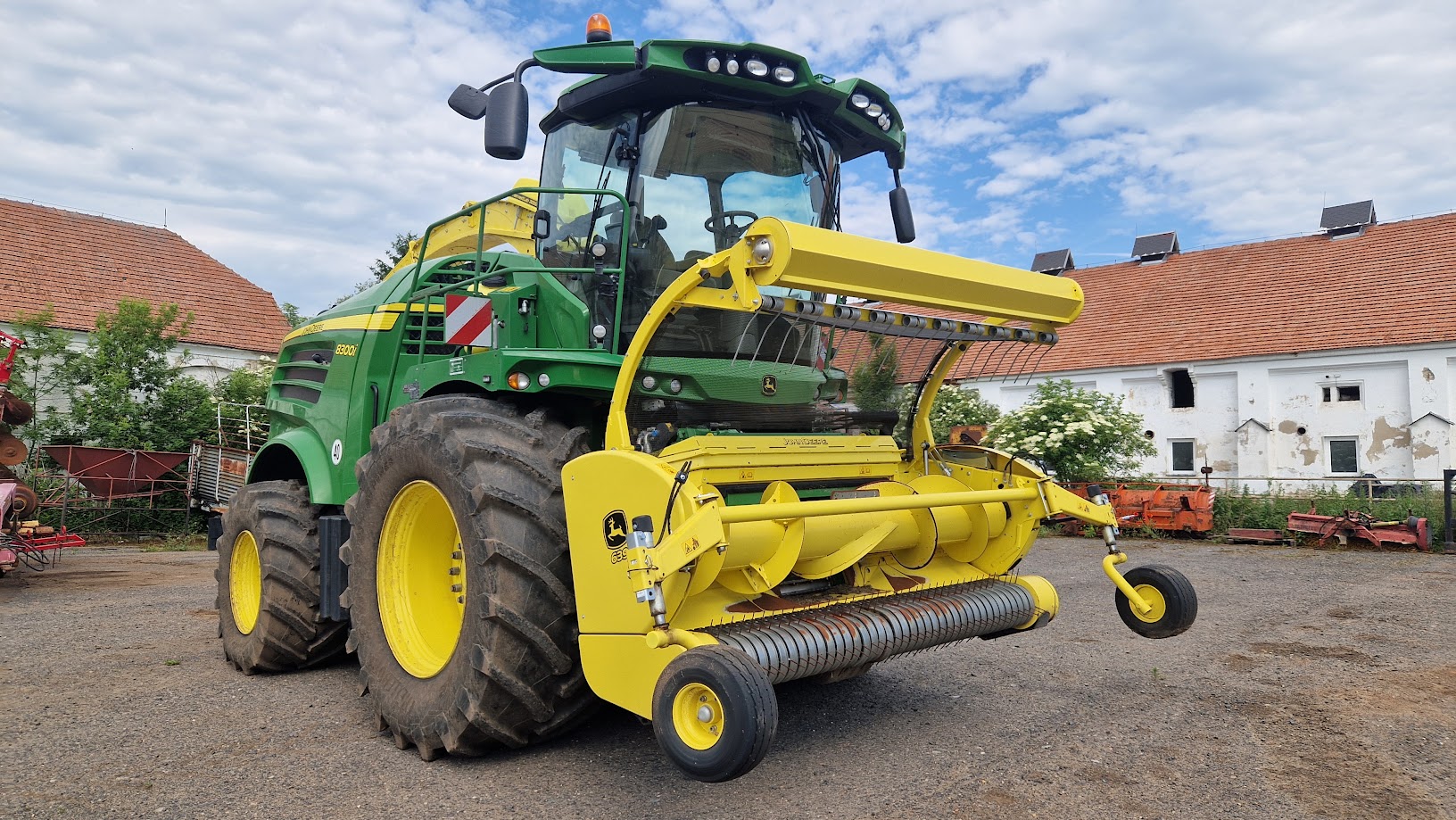 John Deere 8300i + Kemper 360 Plus + Pick Up