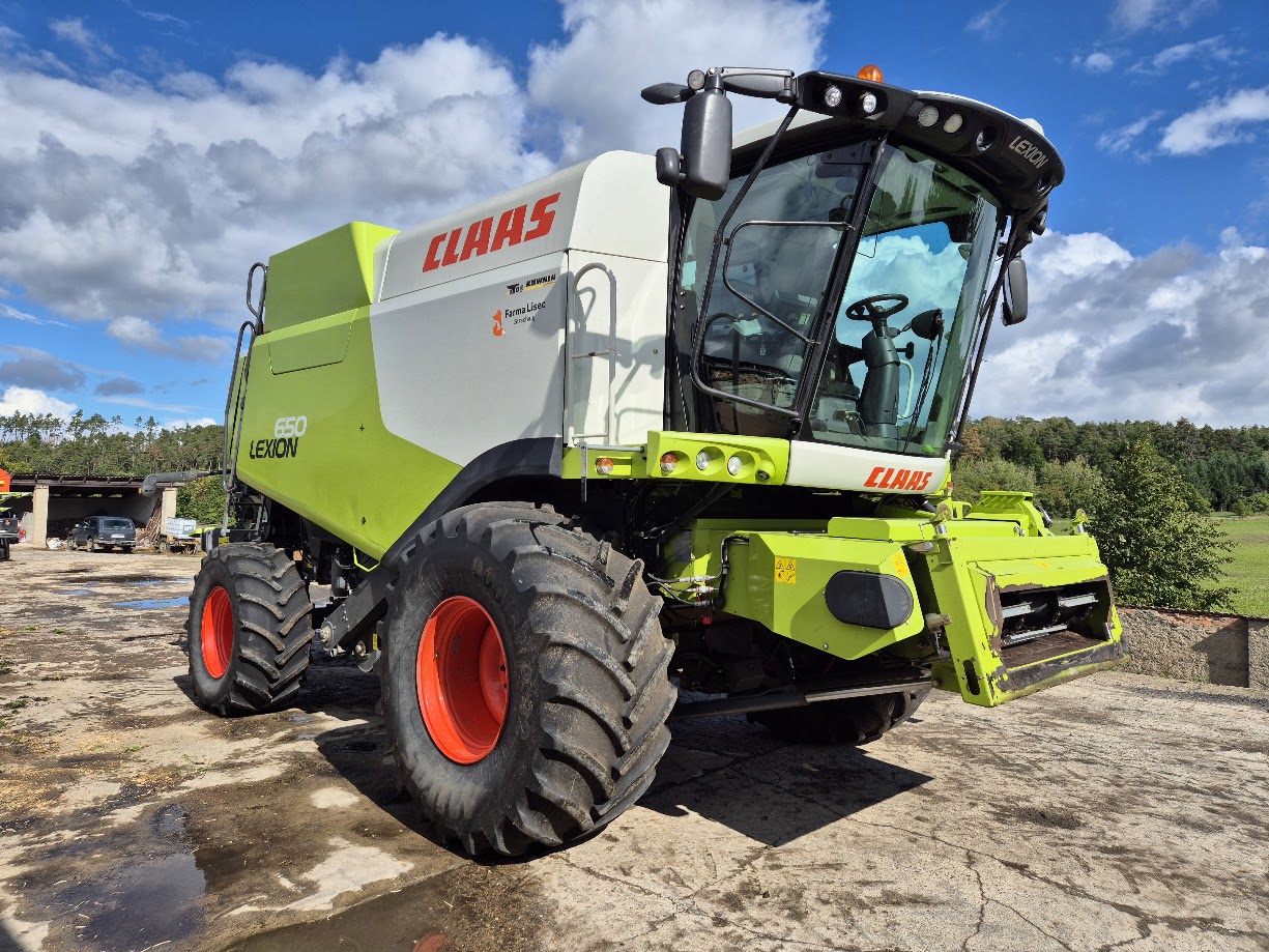 CLAAS Lexion 650 + V770